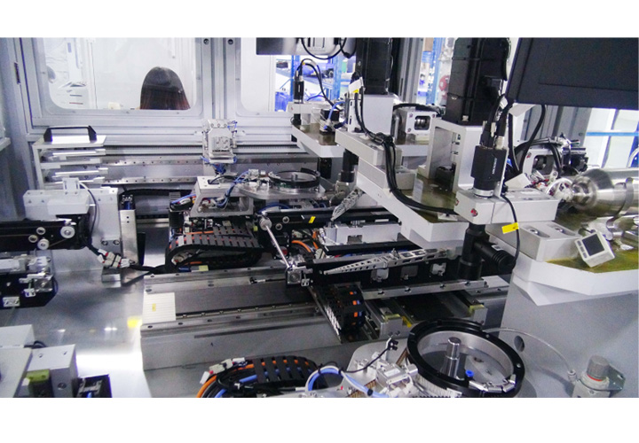 聯(lián)體式Mini-LED固晶機(jī)